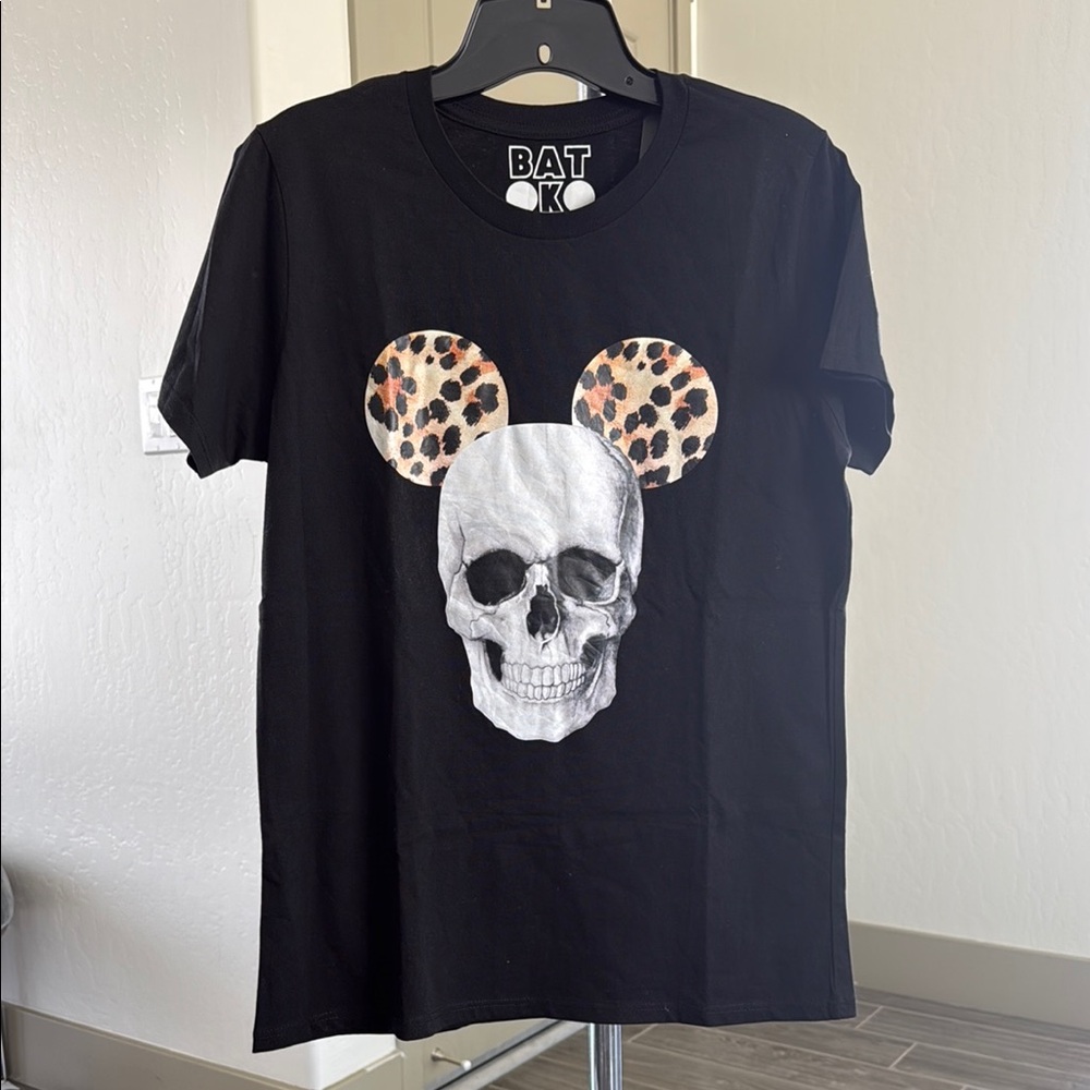 Black Skull Graphic T-Shirt
